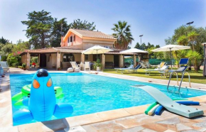 Villa Sporting with tennis court, swimming pool, football field near the beaches
